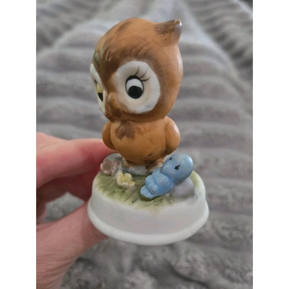 Vintage Taiwan Made Owl & Worm Small Porcelain Figurine 3